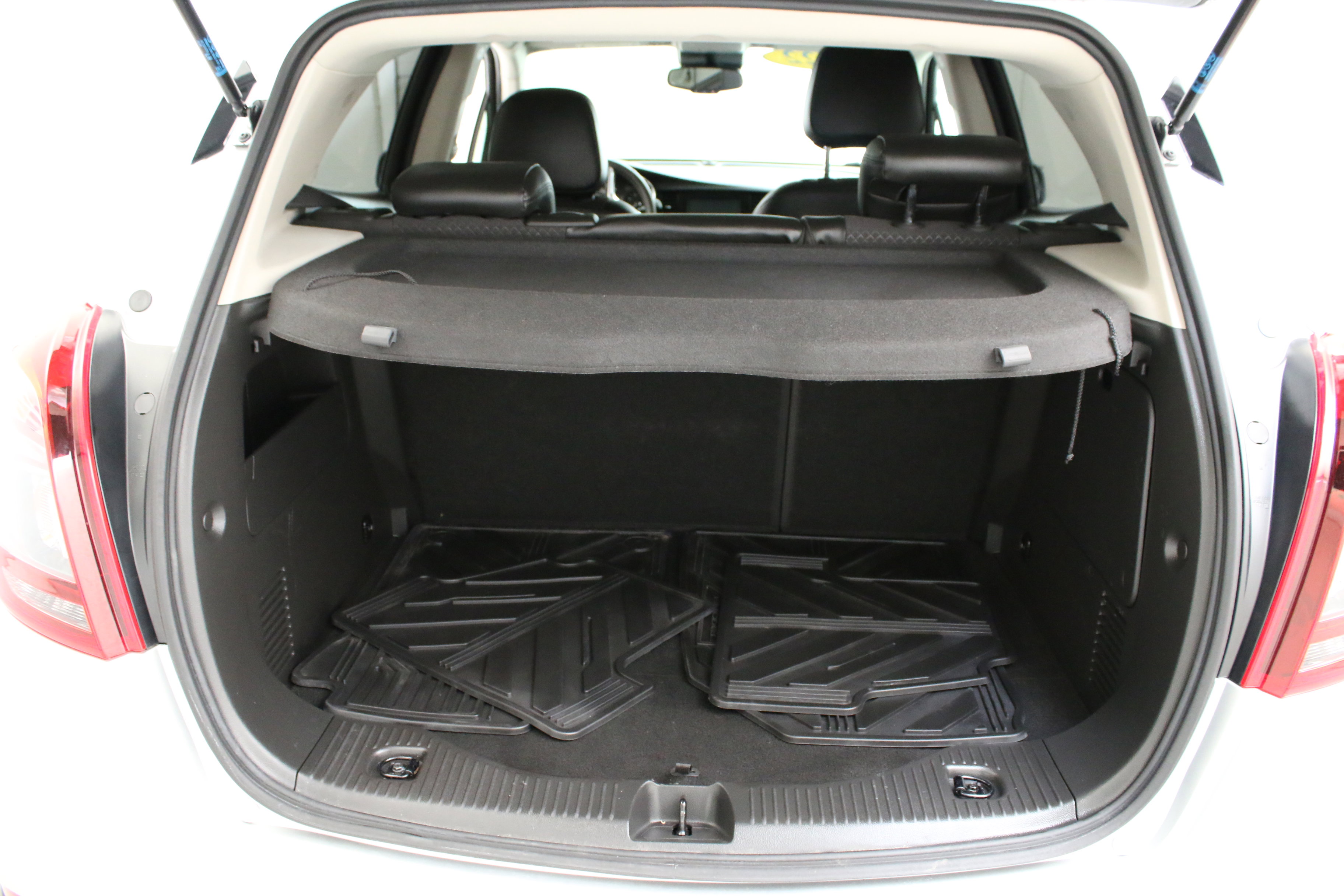 Used 2022 Buick Encore Preferred w/ Safety Package AWD/4WD image 26