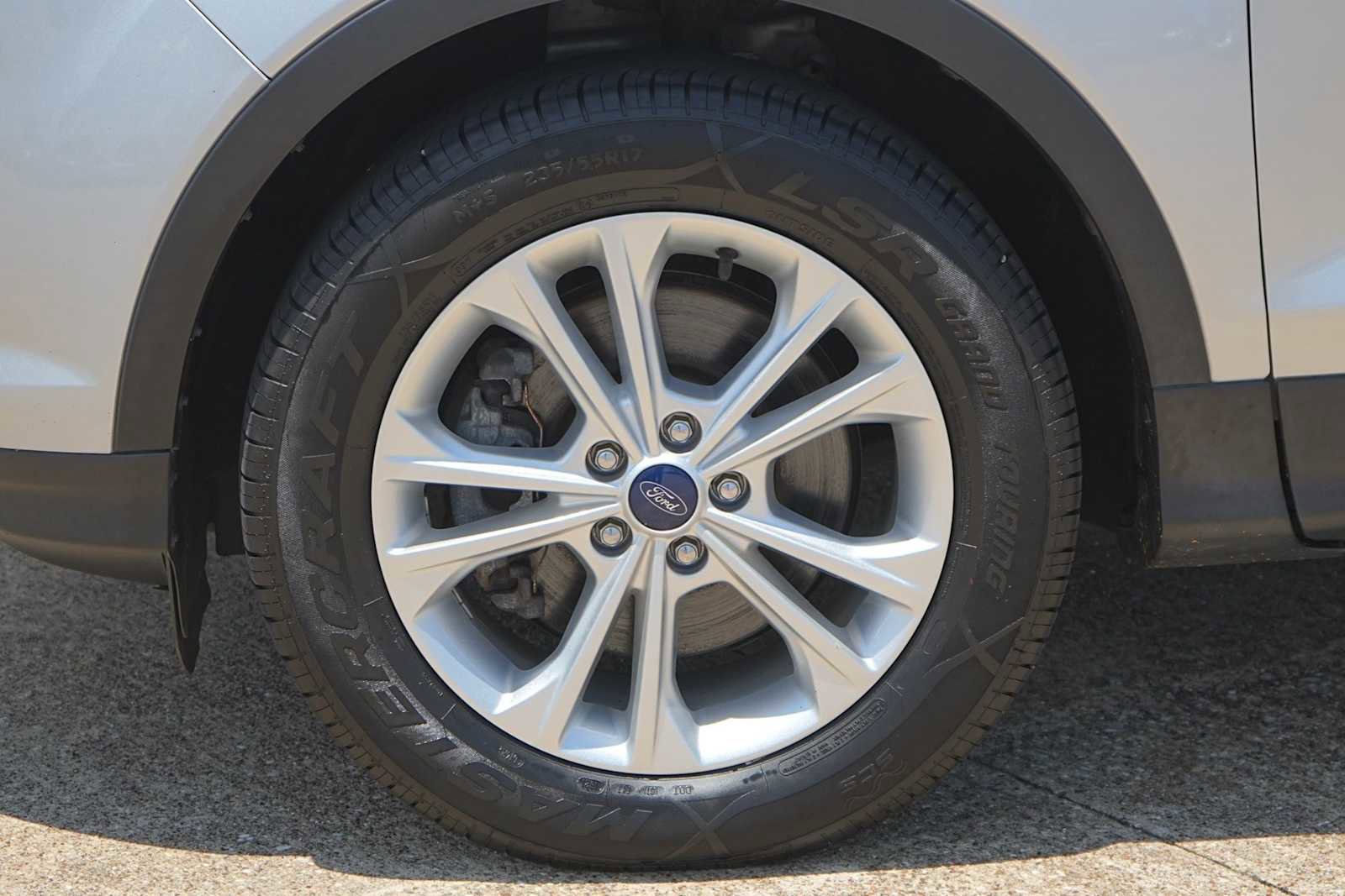 Used 2017 Ford Escape SE w/ Equipment Group 201A FWD image 7