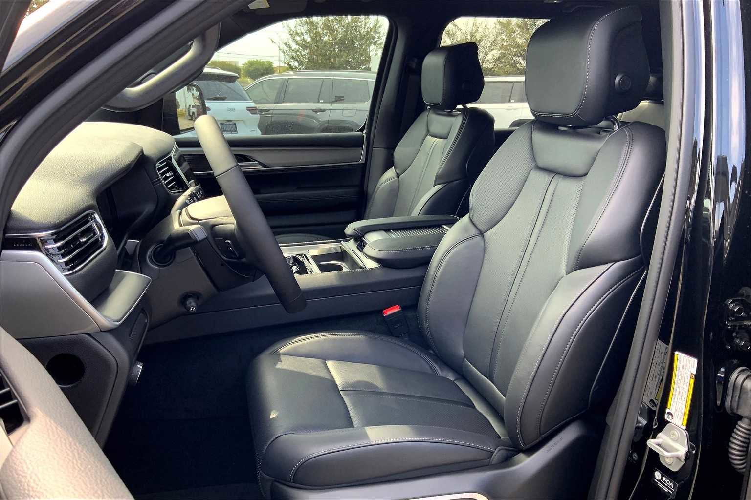 New 2025 Jeep Wagoneer Series II image 7