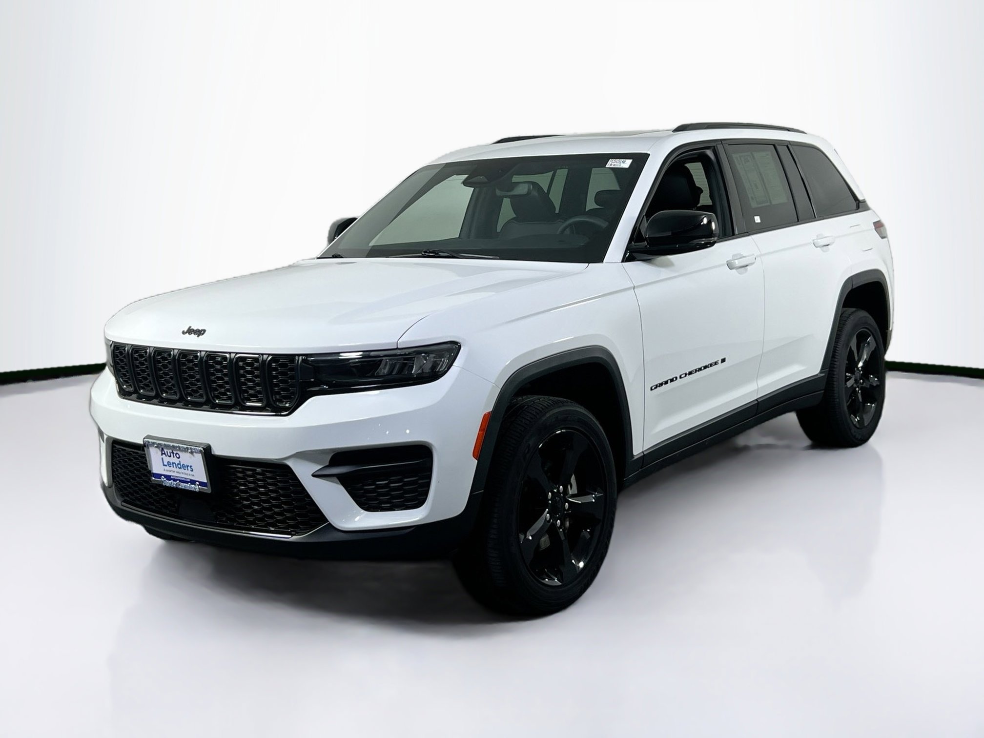 Used 2023 Jeep Grand Cherokee Altitude AWD/4WD image 1