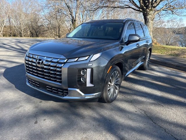 Used 2024 Hyundai Palisade Calligraphy image 3