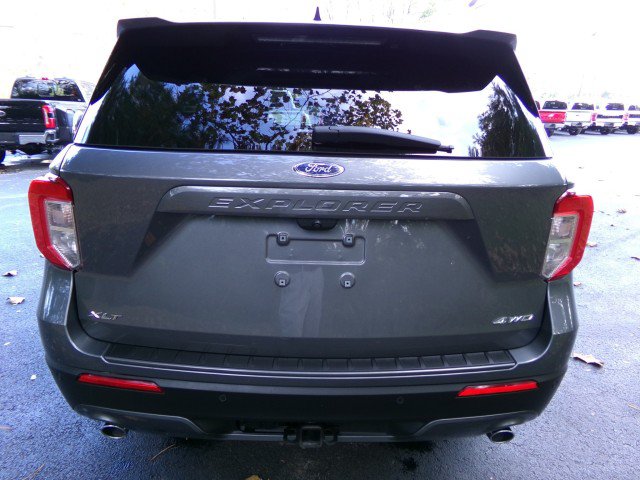 Certified 2024 Ford Explorer XLT w/ Equipment Group 202A AWD/4WD image 8