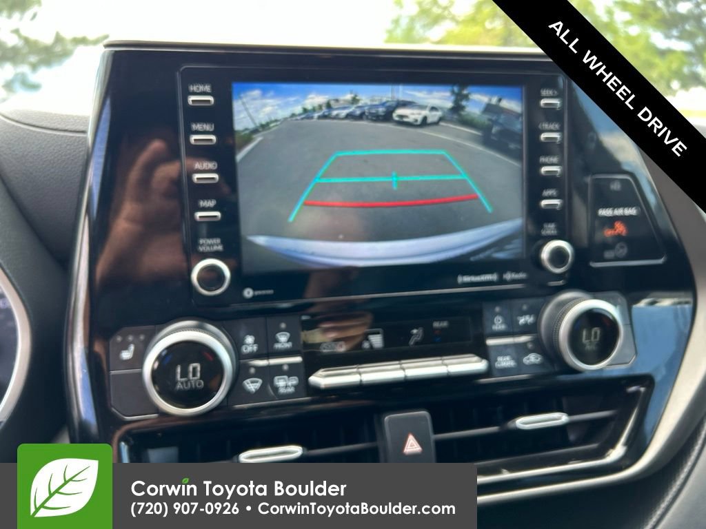 Used 2022 Toyota Highlander XLE AWD/4WD image 32