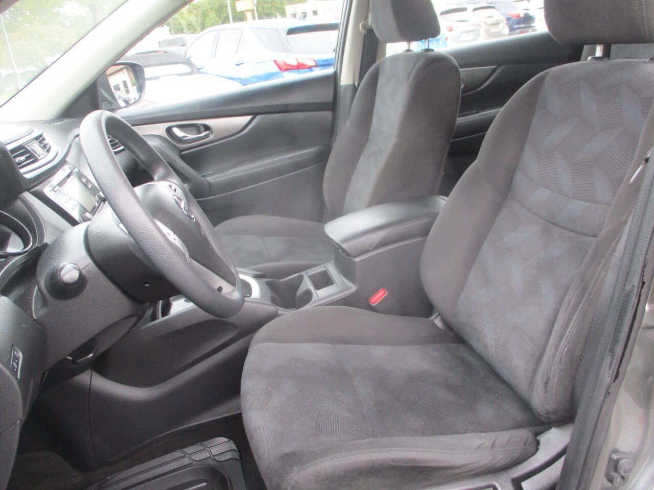 Used 2015 Nissan Rogue S image 6