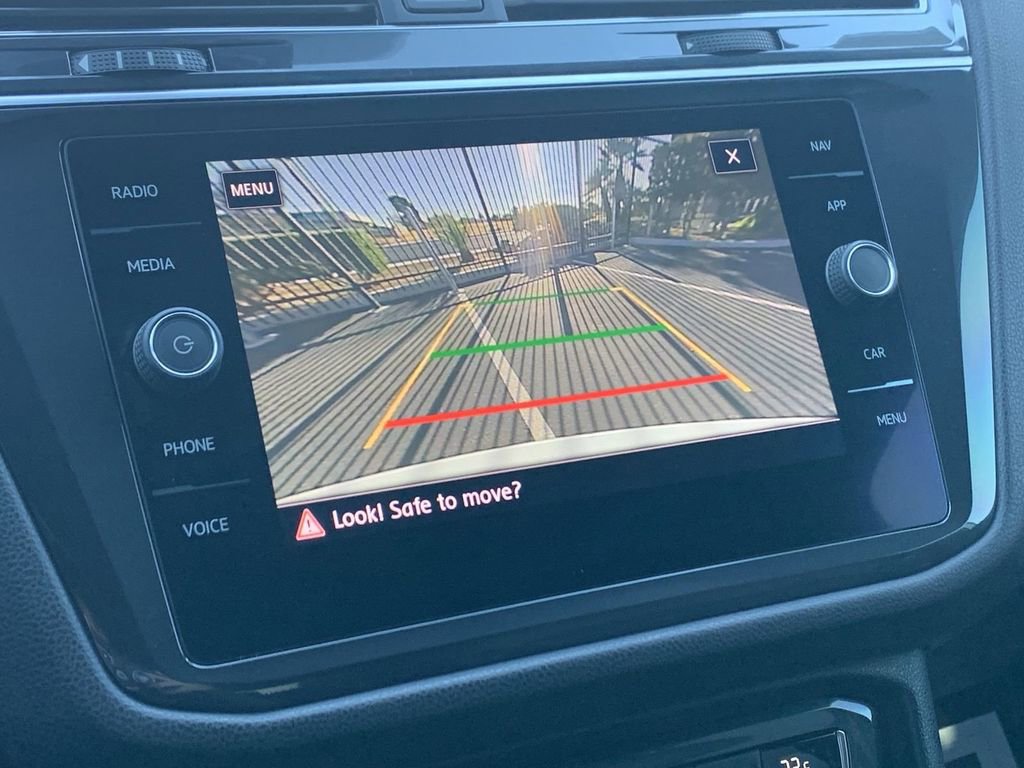 Used 2020 Volkswagen Tiguan SEL Premium R-Line image 13