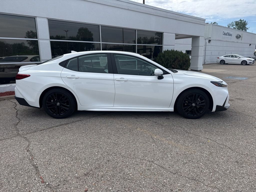 Used 2026 Toyota Camry SE FWD image 2