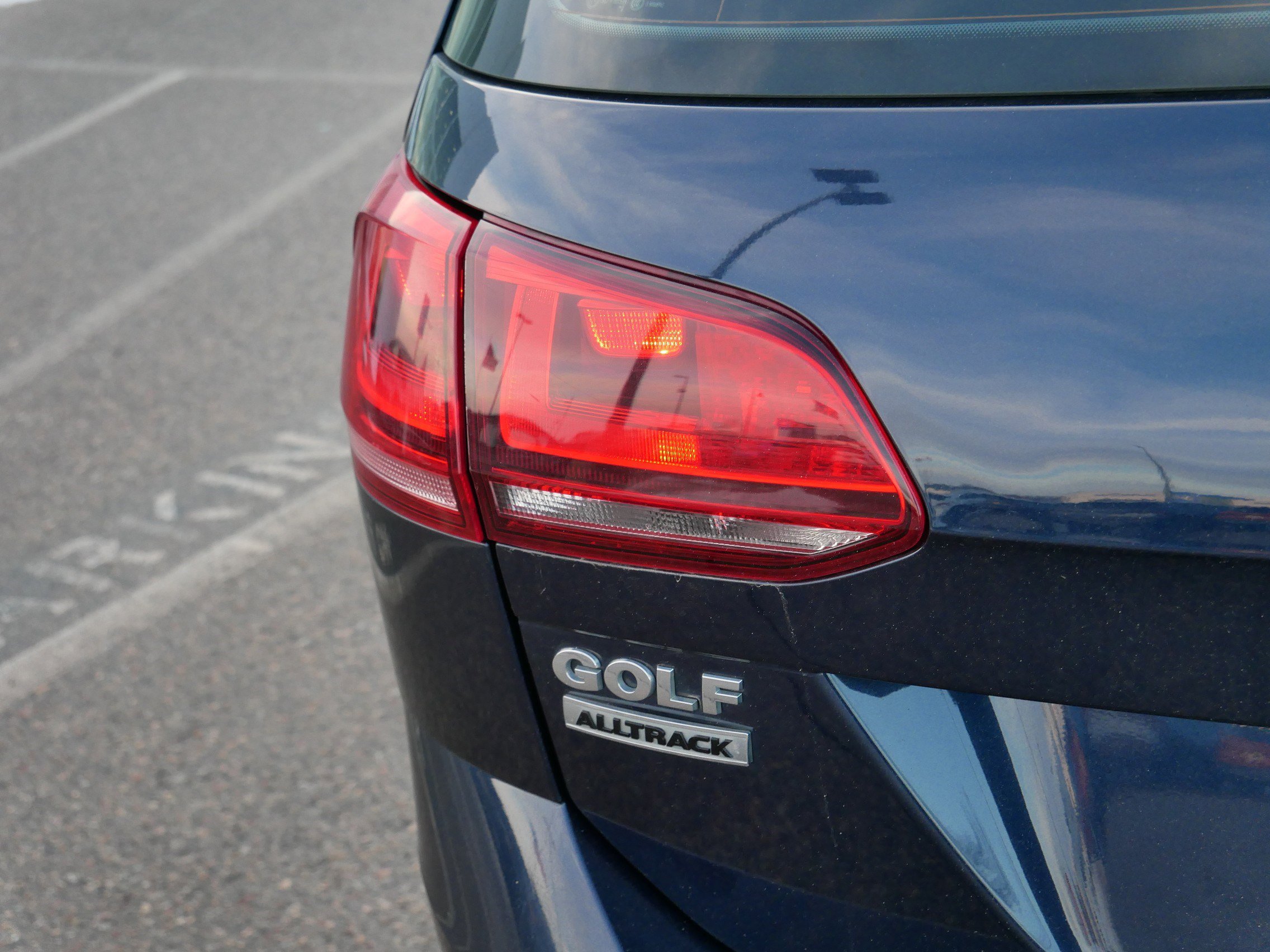 Used 2017 Volkswagen Golf Alltrack S image 17