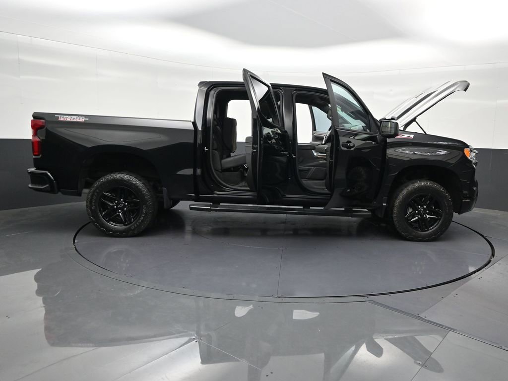 Used 2023 Chevrolet Silverado 1500 LT Trail Boss w/ LT Trail Boss Premium Package AWD/4WD image 38
