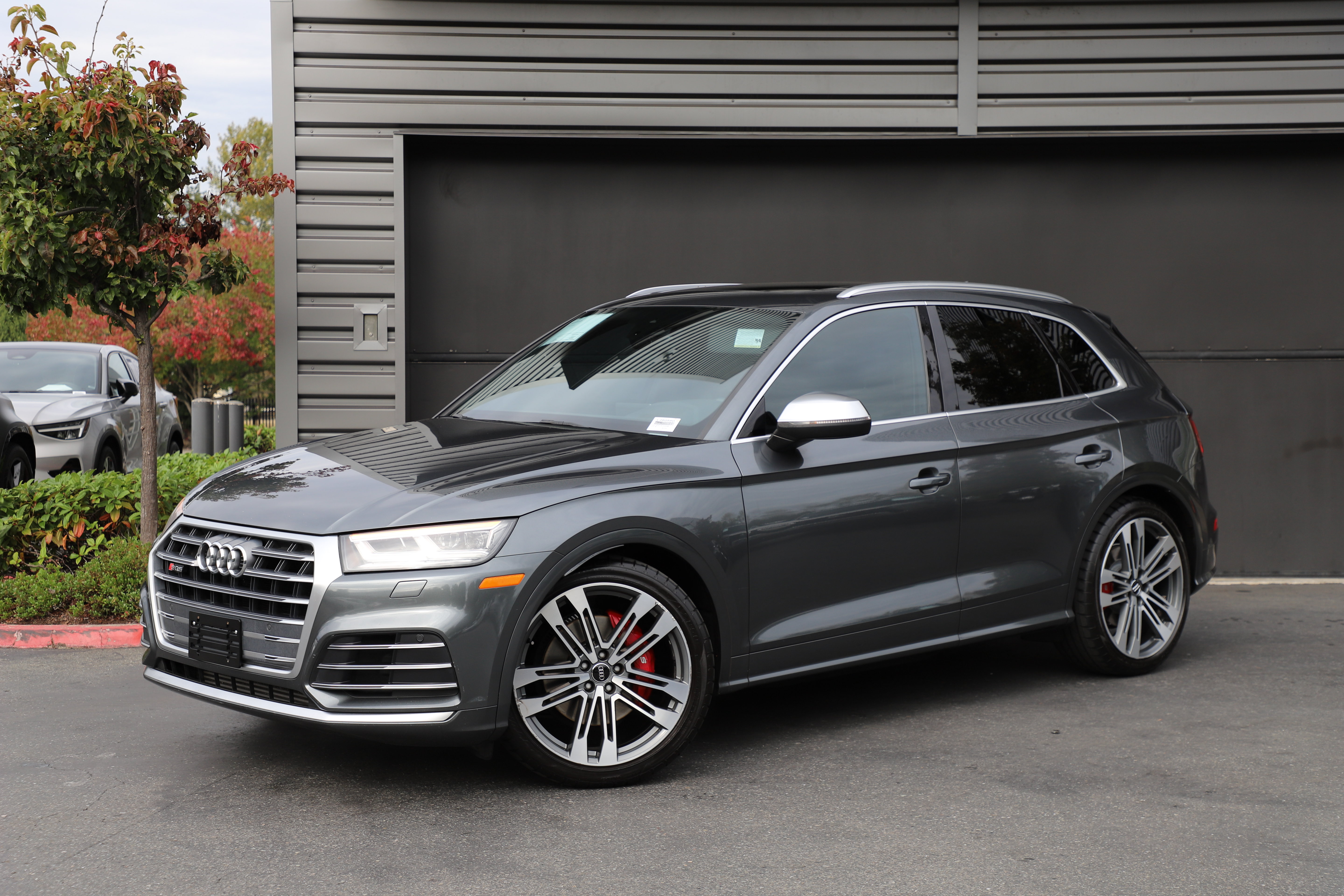 Used 2018 Audi SQ5 Premium Plus w/ S Sport Package AWD/4WD image 1
