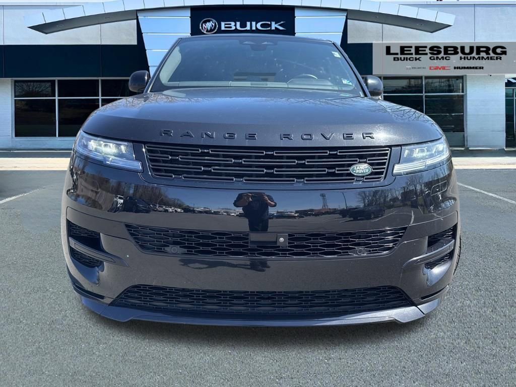 Used 2024 Land Rover Range Rover Sport Dynamic SE AWD/4WD image 2