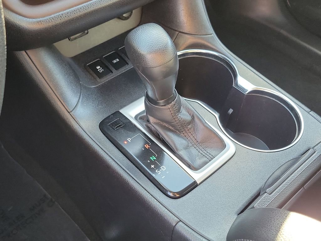 Used 2015 Toyota Highlander LE image 15