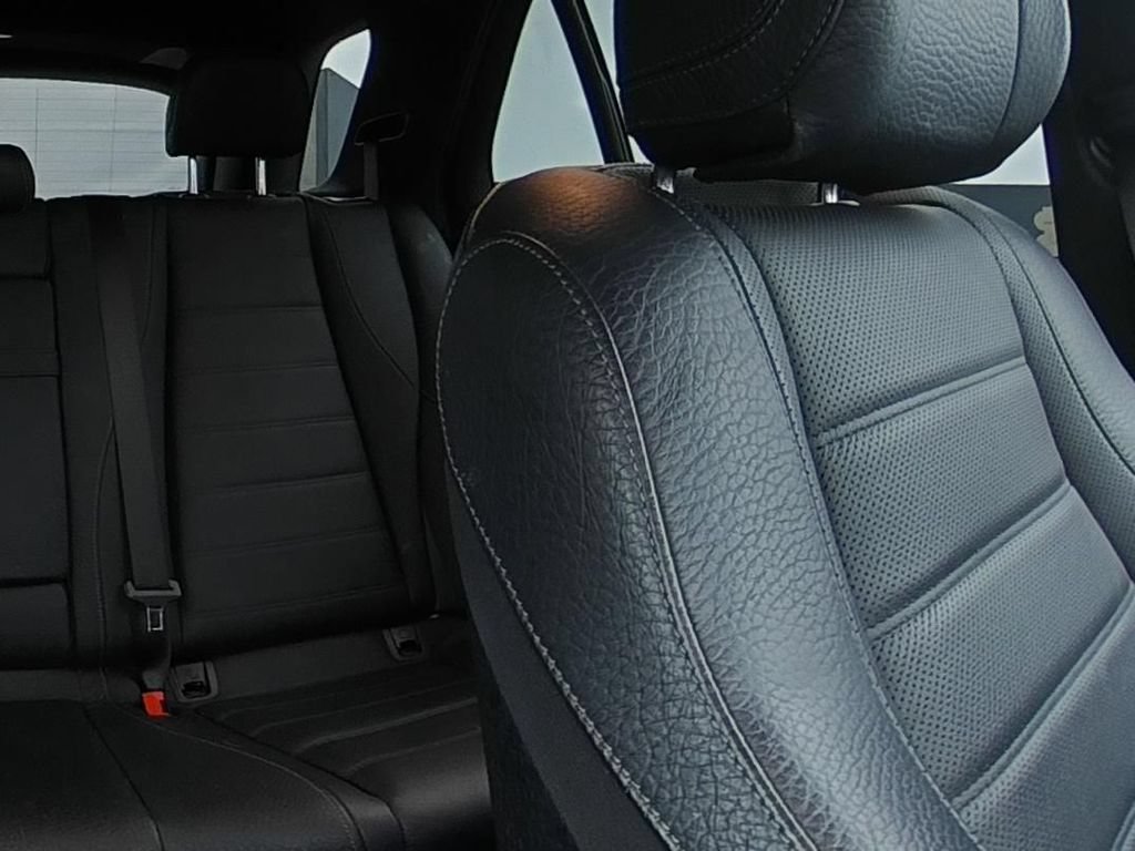 Used 2023 Mercedes-Benz GLE 350 4MATIC image 31