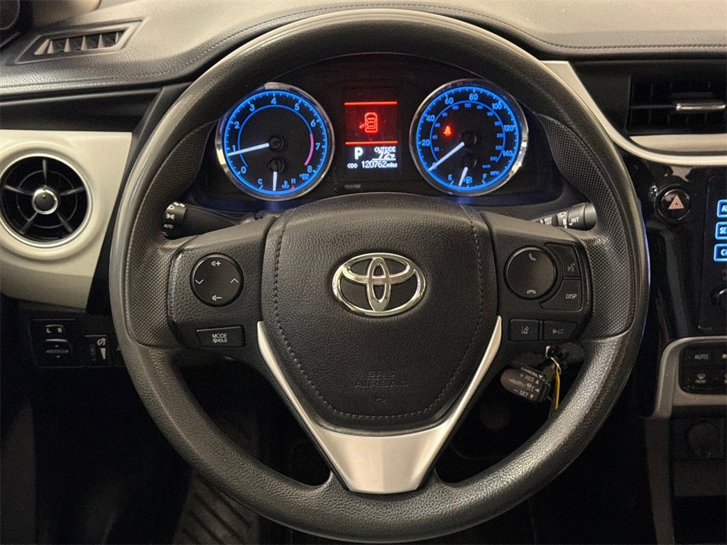 Used 2018 Toyota Corolla LE image 13