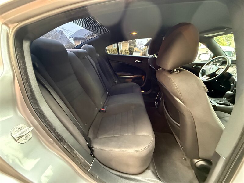 Used 2014 Dodge Charger SE RWD image 11