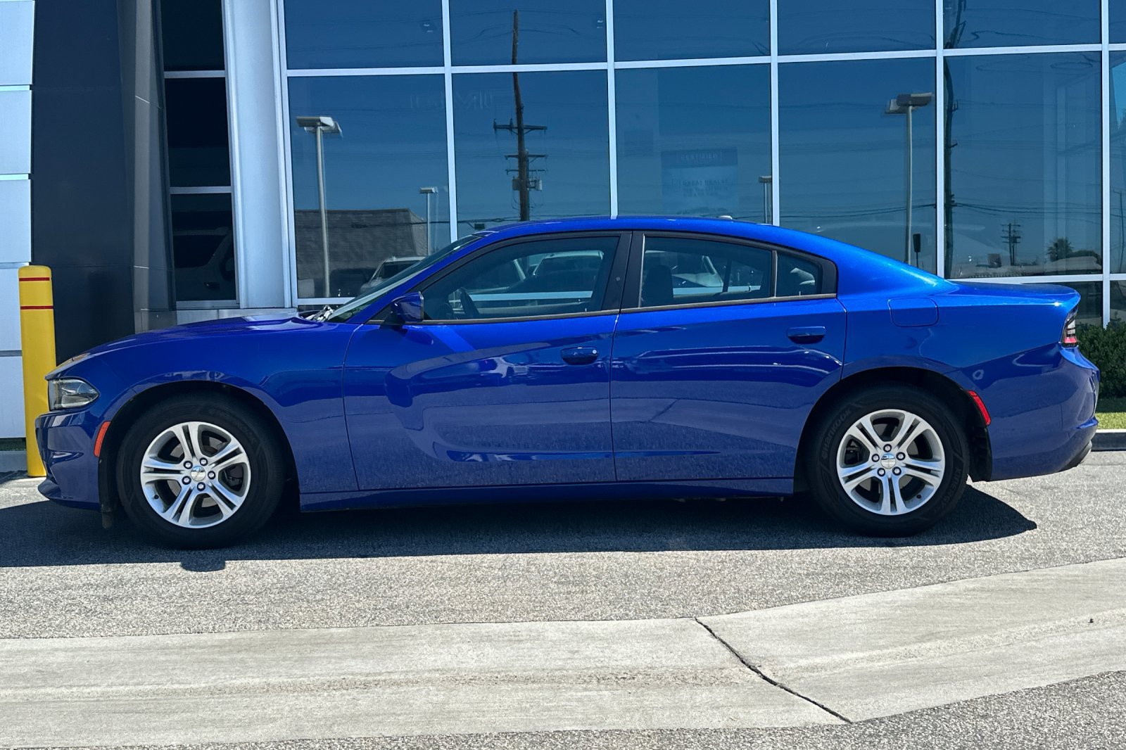 Used 2019 Dodge Charger SXT RWD image 7