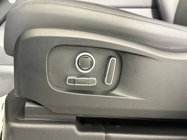 Certified 2025 Land Rover Defender 130 S AWD/4WD image 31