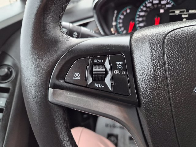 Certified 2022 Chevrolet Trax LT w/ LT Convenience Package AWD/4WD image 18