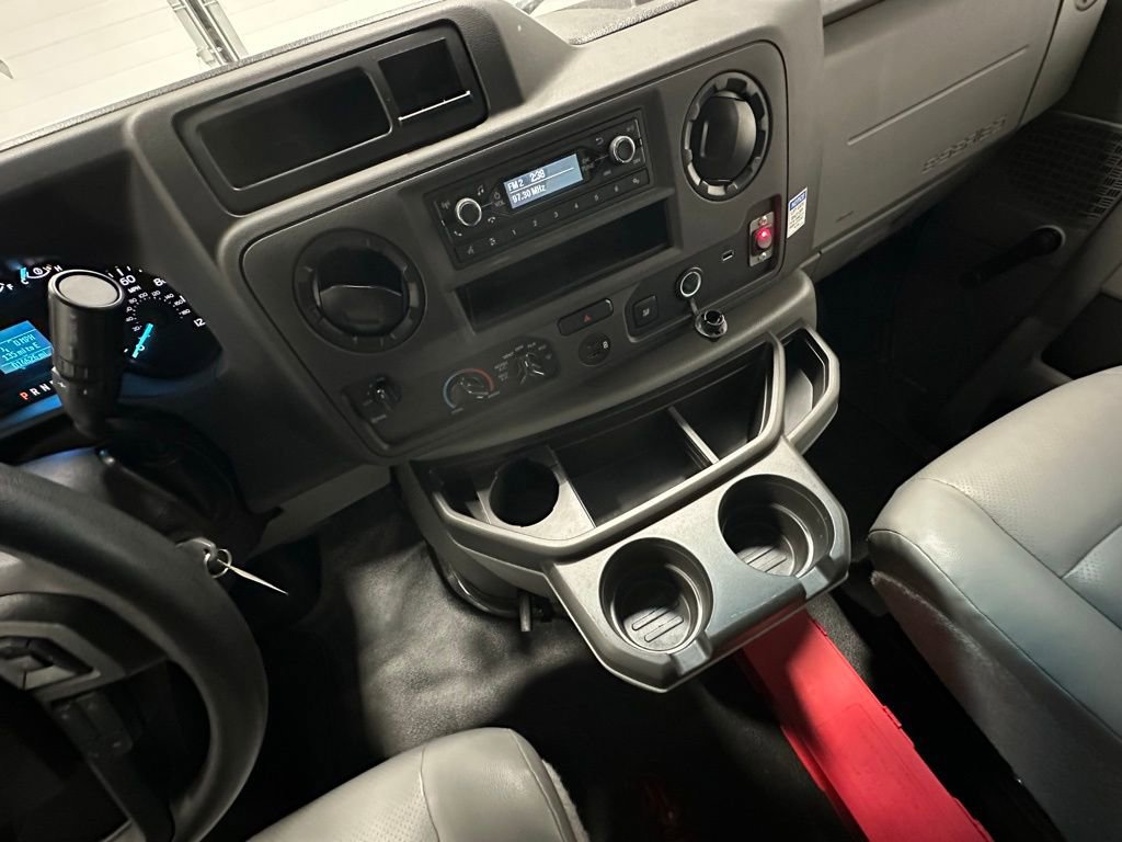 Used 2024 Ford E-350 and Econoline 350 Super Duty image 28