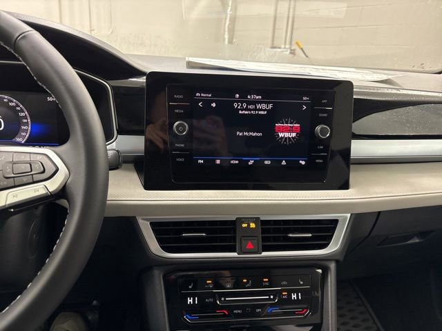 New 2025 Volkswagen Taos SE image 12