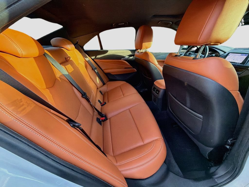 Used 2020 Cadillac CT4 Premium Luxury RWD image 29