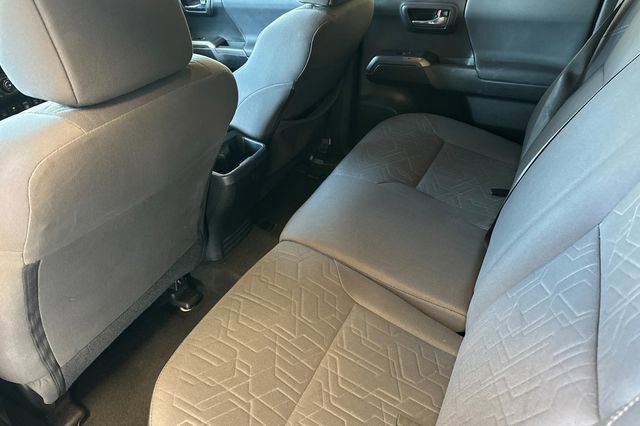 Used 2018 Toyota Tacoma TRD Off-Road w/ Technology Package AWD/4WD image 14