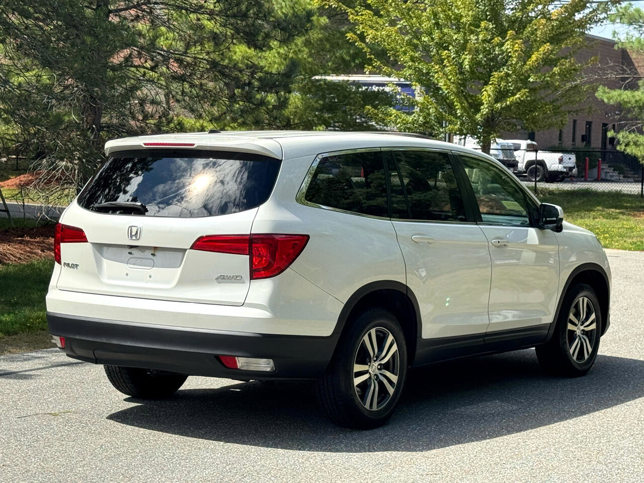 Used 2017 Honda Pilot EX-L image 6