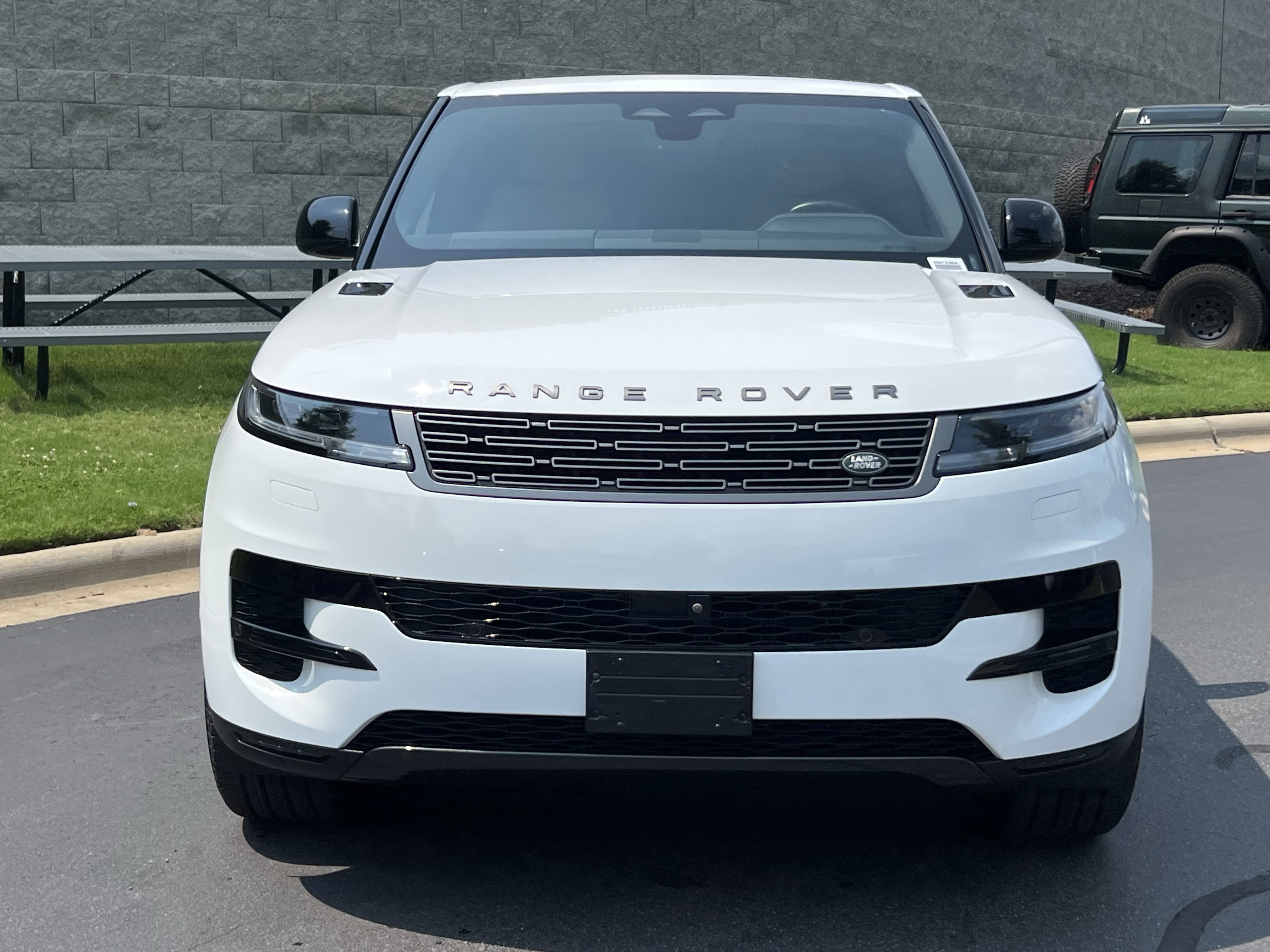 Certified 2024 Land Rover Range Rover Sport SE AWD/4WD image 8
