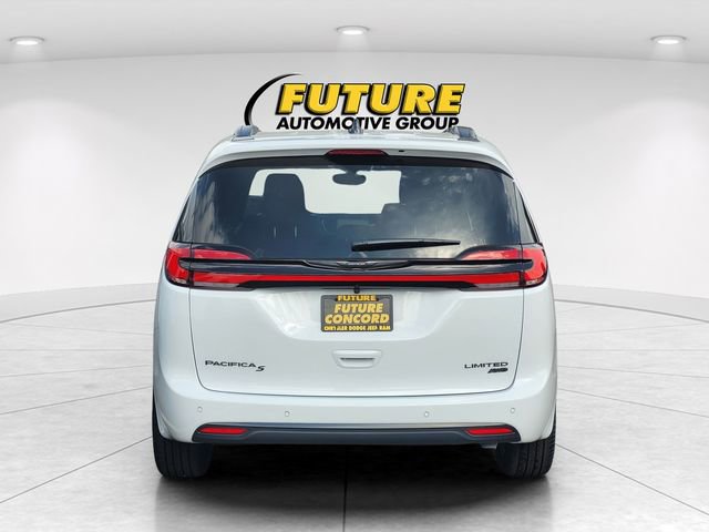 New 2026 Chrysler Pacifica Limited w/ S Appearance Package image 4