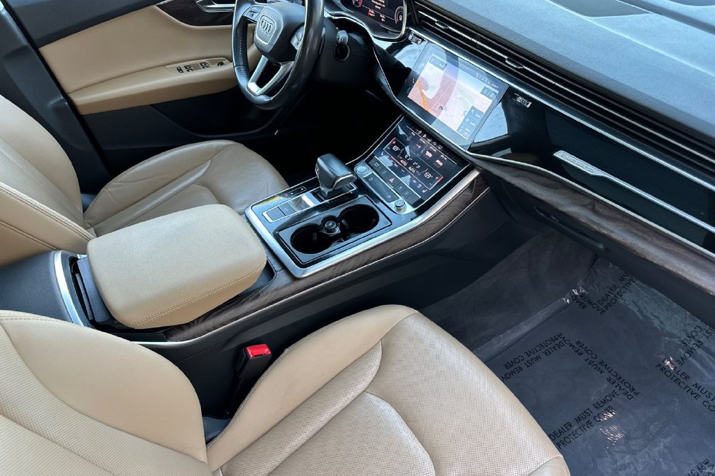 Used 2019 Audi Q8 Premium Plus w/ Premium Plus AWD/4WD image 18