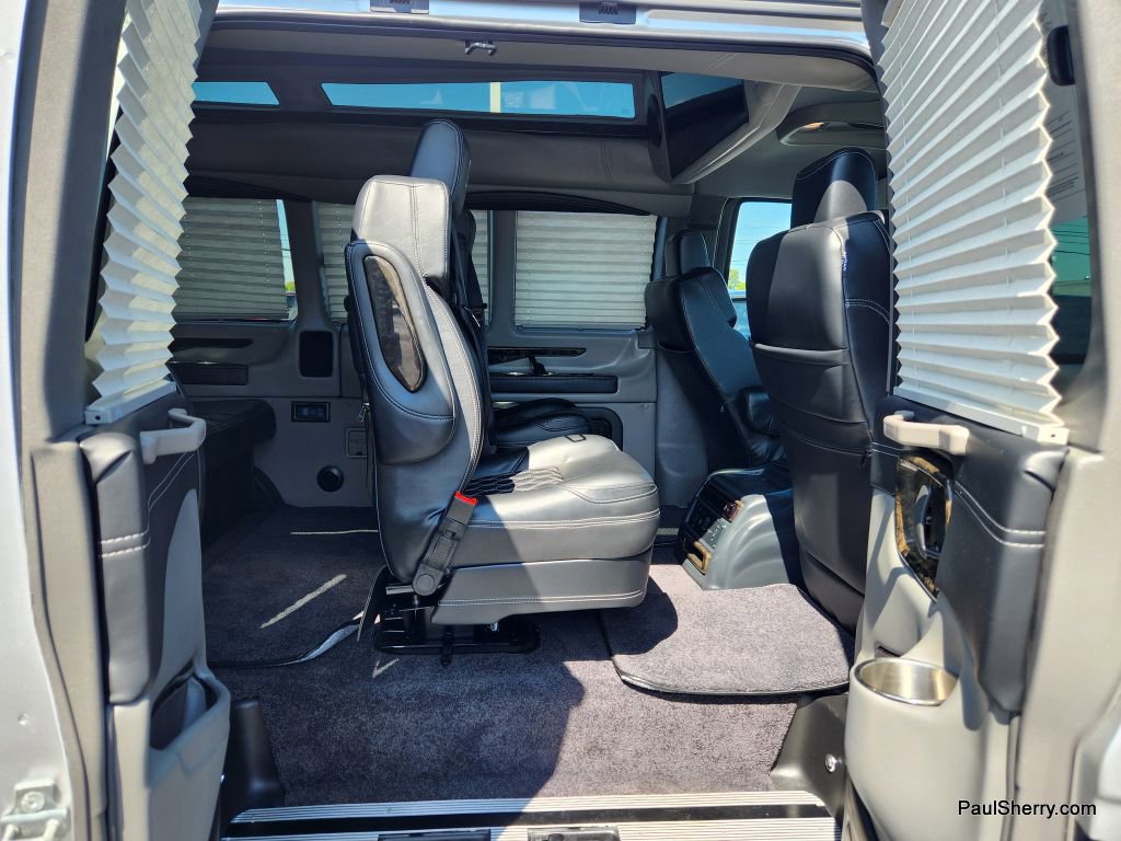 Used 2023 Chevrolet Express 2500 image 47