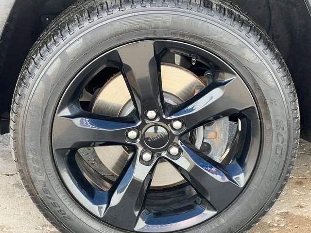 Used 2024 Jeep Grand Cherokee L Limited w/ Luxury Tech Group II image 9