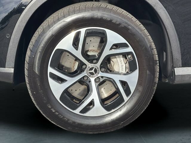 Used 2025 Mercedes-Benz GLC 350e 4MATIC image 35