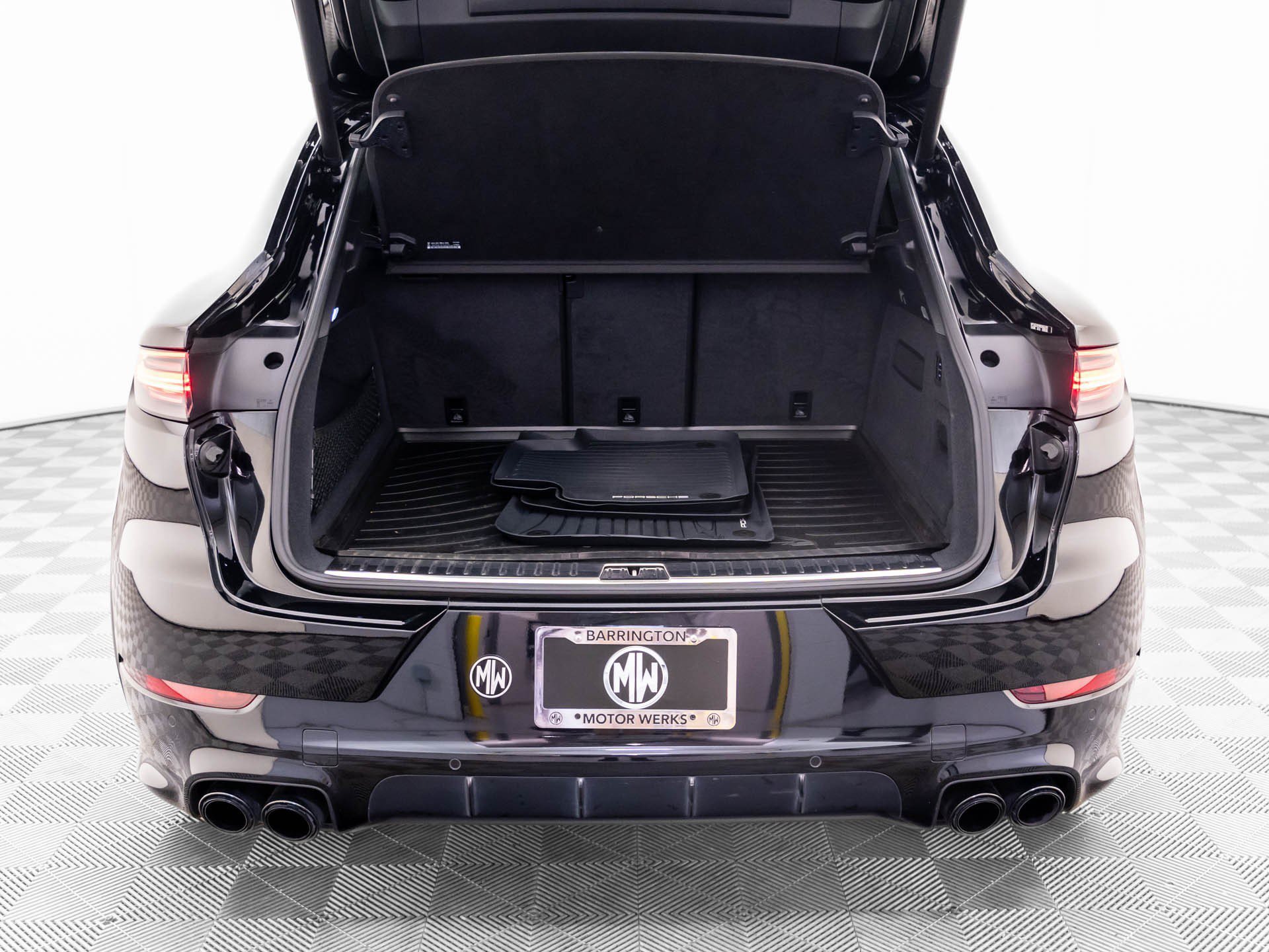 Certified 2022 Porsche Cayenne GTS AWD/4WD image 32