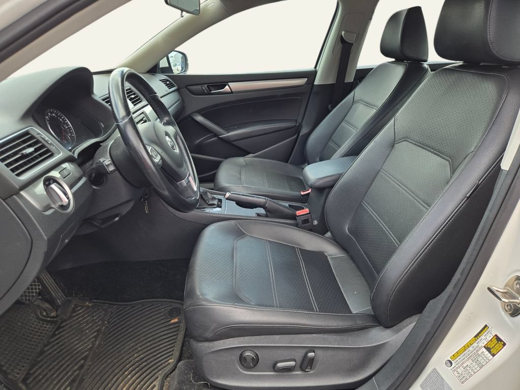 Used 2015 Volkswagen Passat 1.8T Wolfsburg Edition FWD image 19