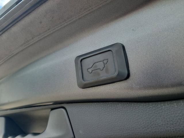 Used 2021 Toyota RAV4 XLE Premium image 12