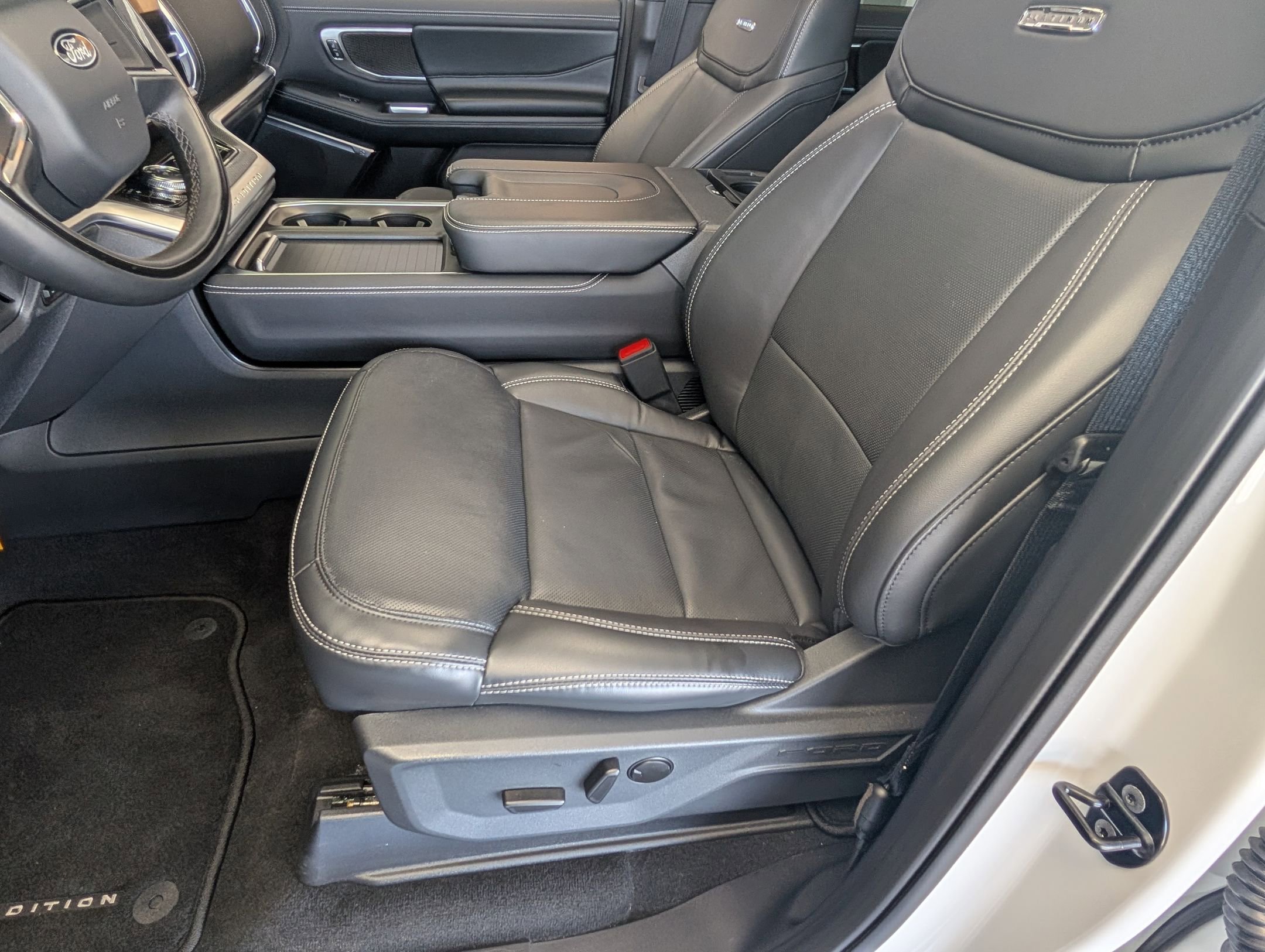 New 2025 Ford Expedition Max Platinum w/ Stealth Performance Package image 12