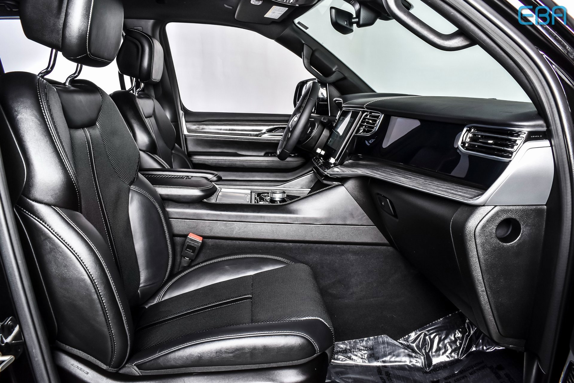 Used 2023 Jeep Wagoneer L Series III w/ Premium Group I image 25