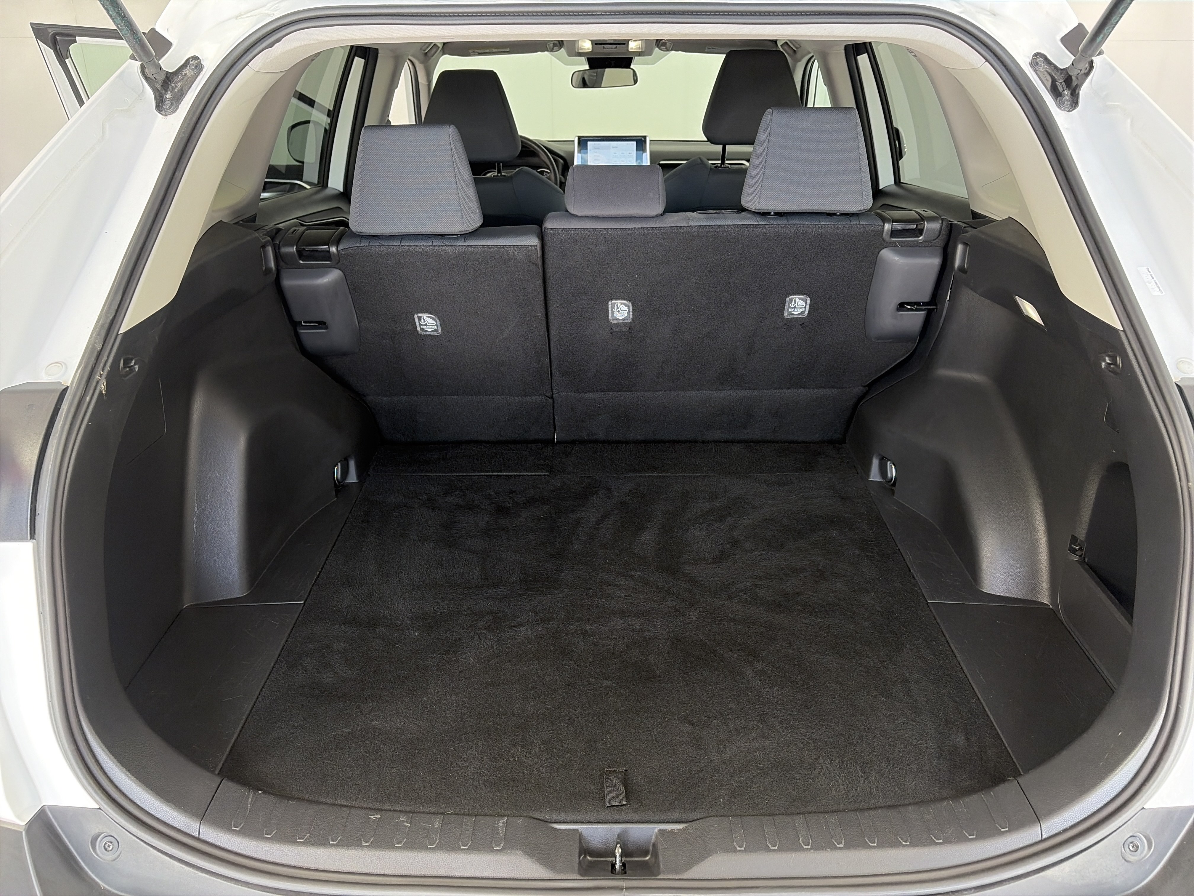 Used 2025 Toyota RAV4 XLE AWD/4WD image 13