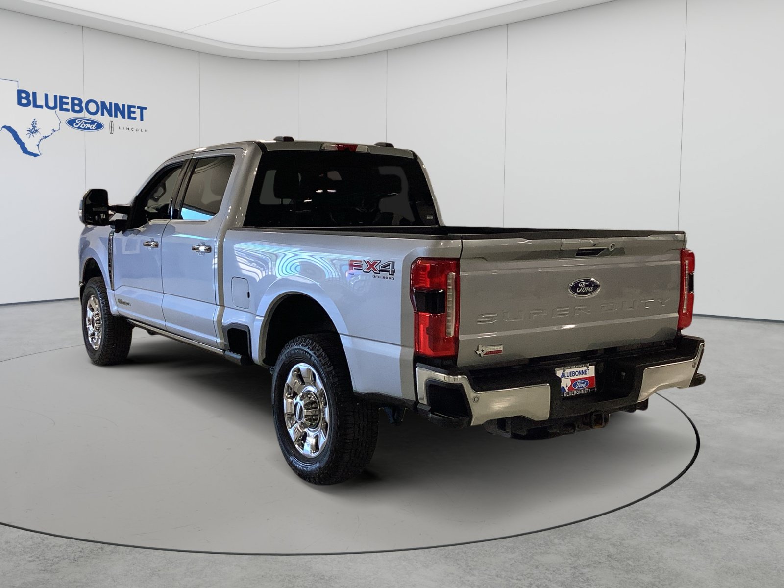 Used 2023 Ford F350 Lariat w/ Lariat Ultimate Package AWD/4WD image 7
