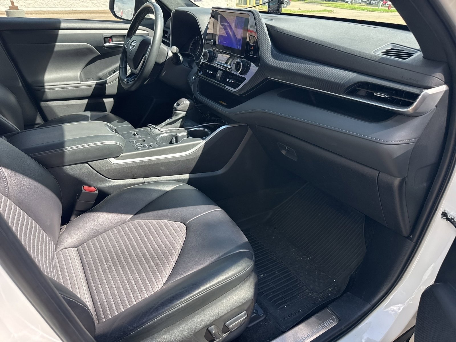 Used 2023 Toyota Highlander XSE image 9