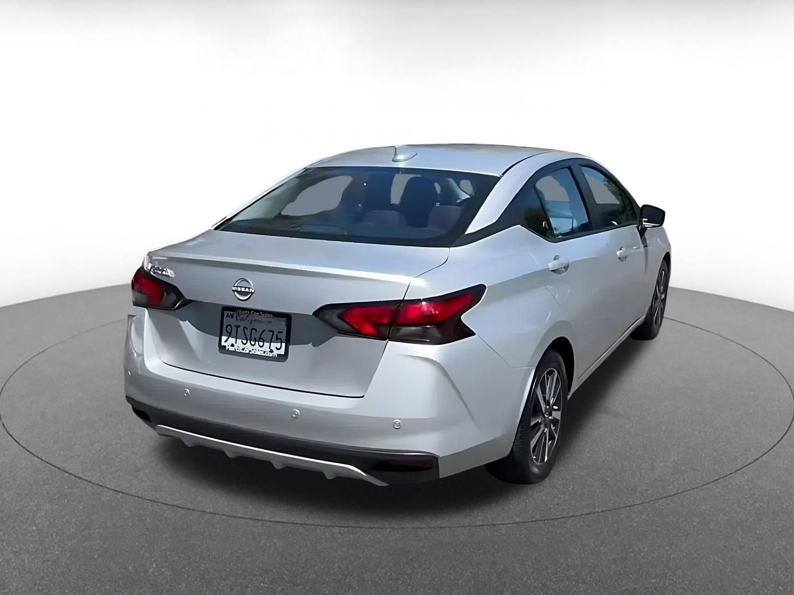 Used 2025 Nissan Versa SV FWD image 14