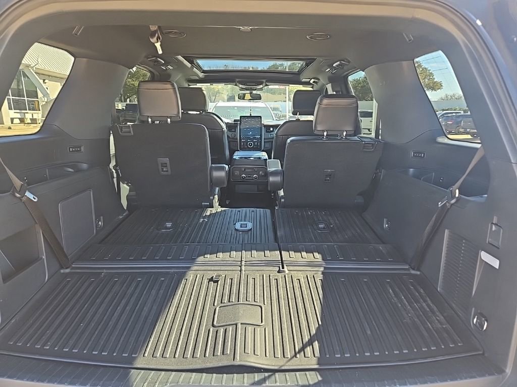 Used 2023 Ford Expedition Platinum image 15