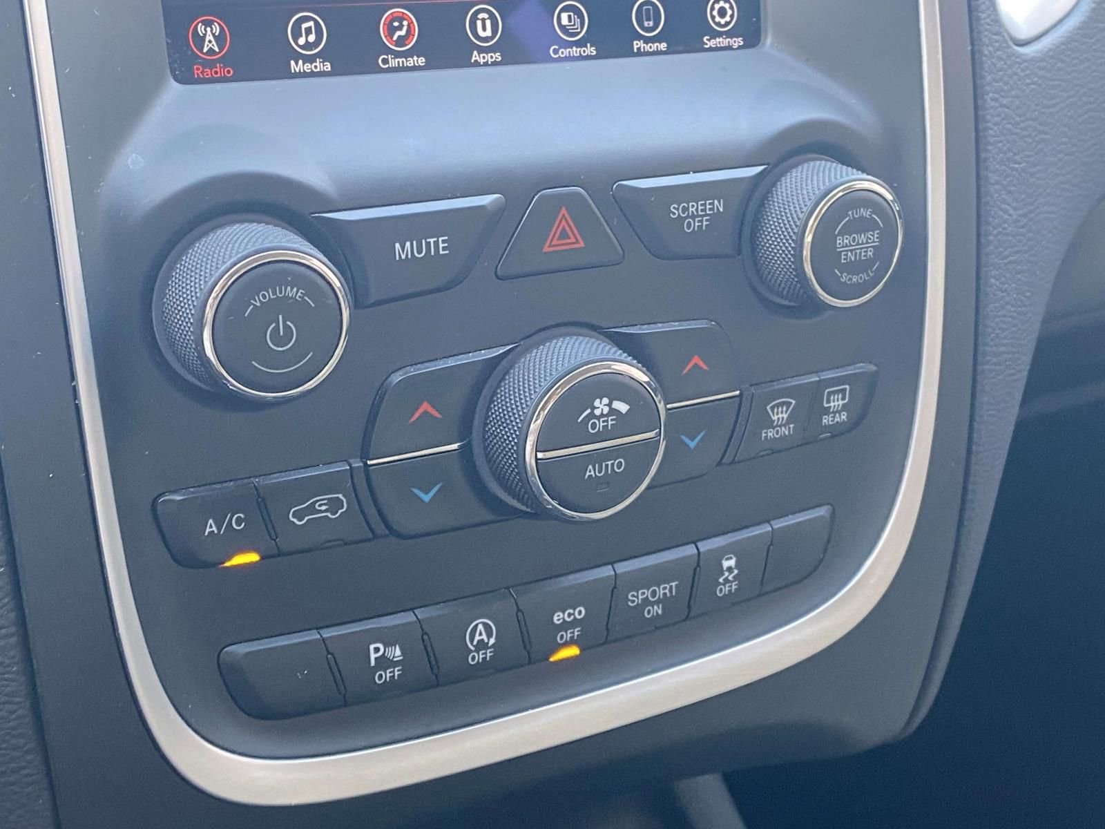 Used 2020 Dodge Durango SXT RWD image 19