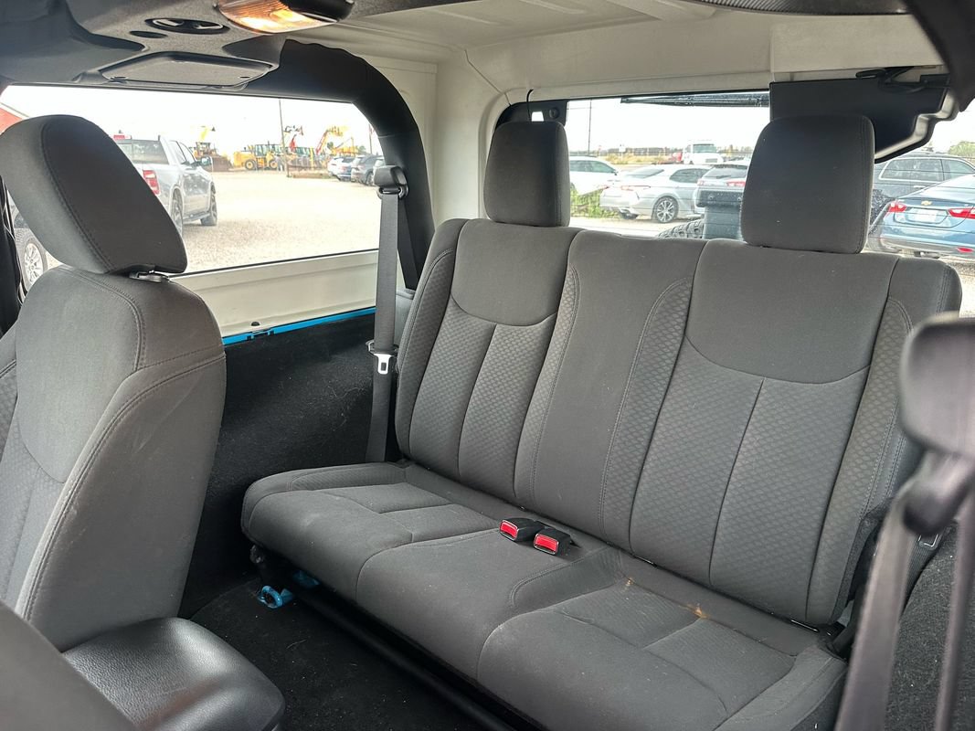 Used 2018 Jeep Wrangler Sport AWD/4WD image 28