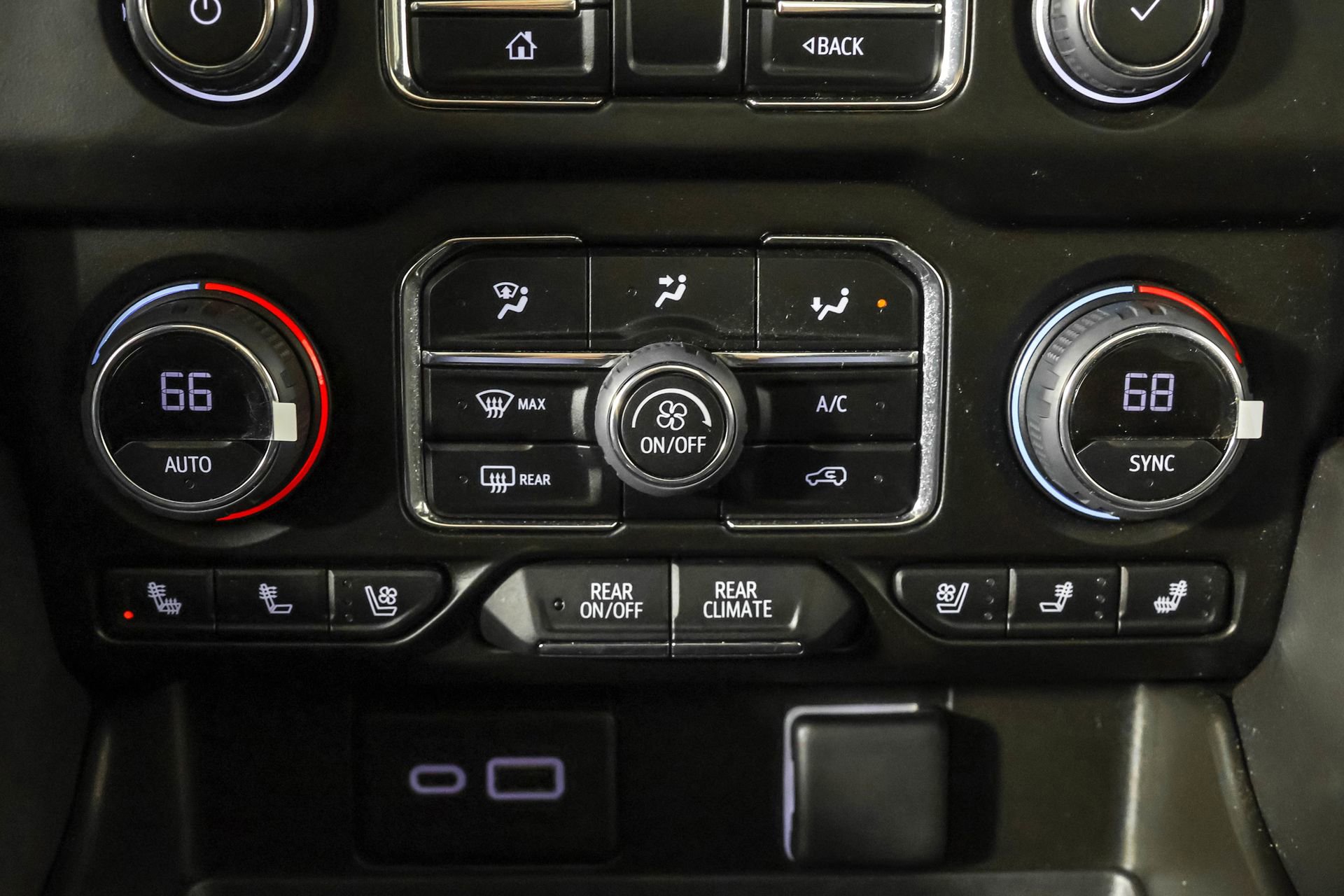 Used 2024 Chevrolet Suburban High Country image 37