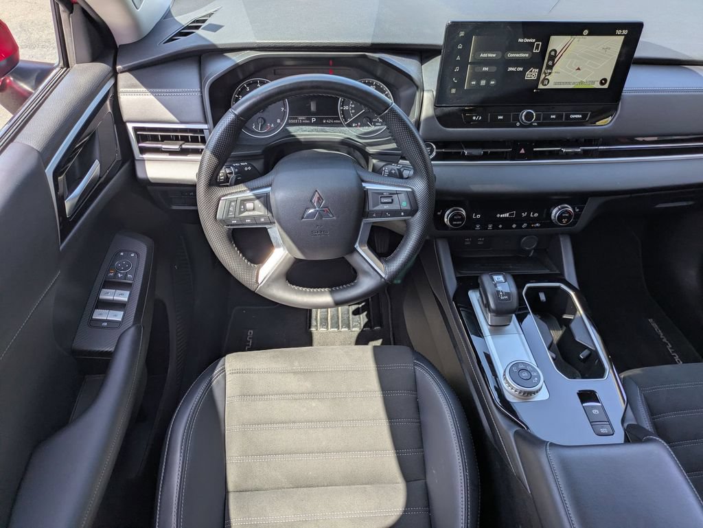 Used 2025 Mitsubishi Outlander SE FWD image 26