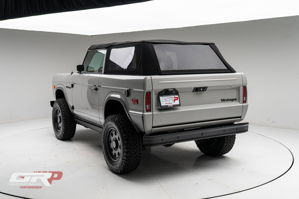 Used 2025 Ford Bronco Badlands image 5