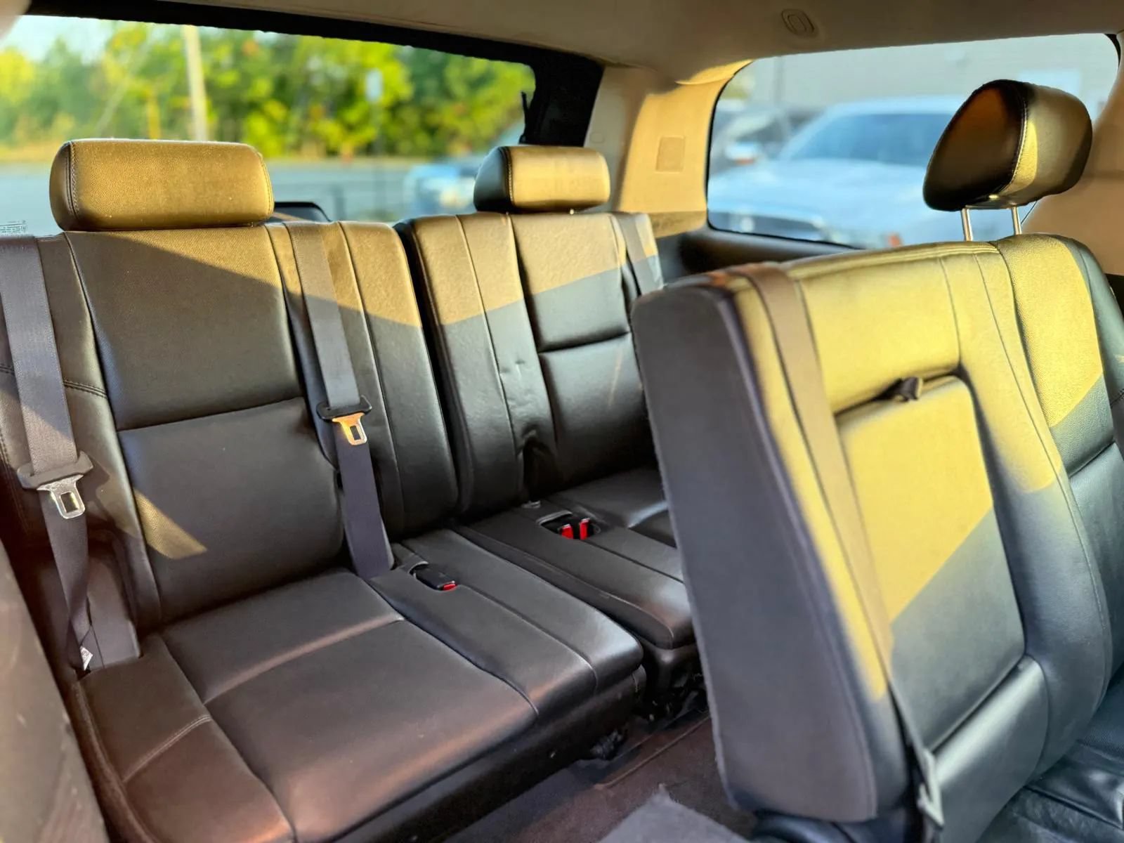 Used 2010 Chevrolet Tahoe LTZ AWD/4WD image 29