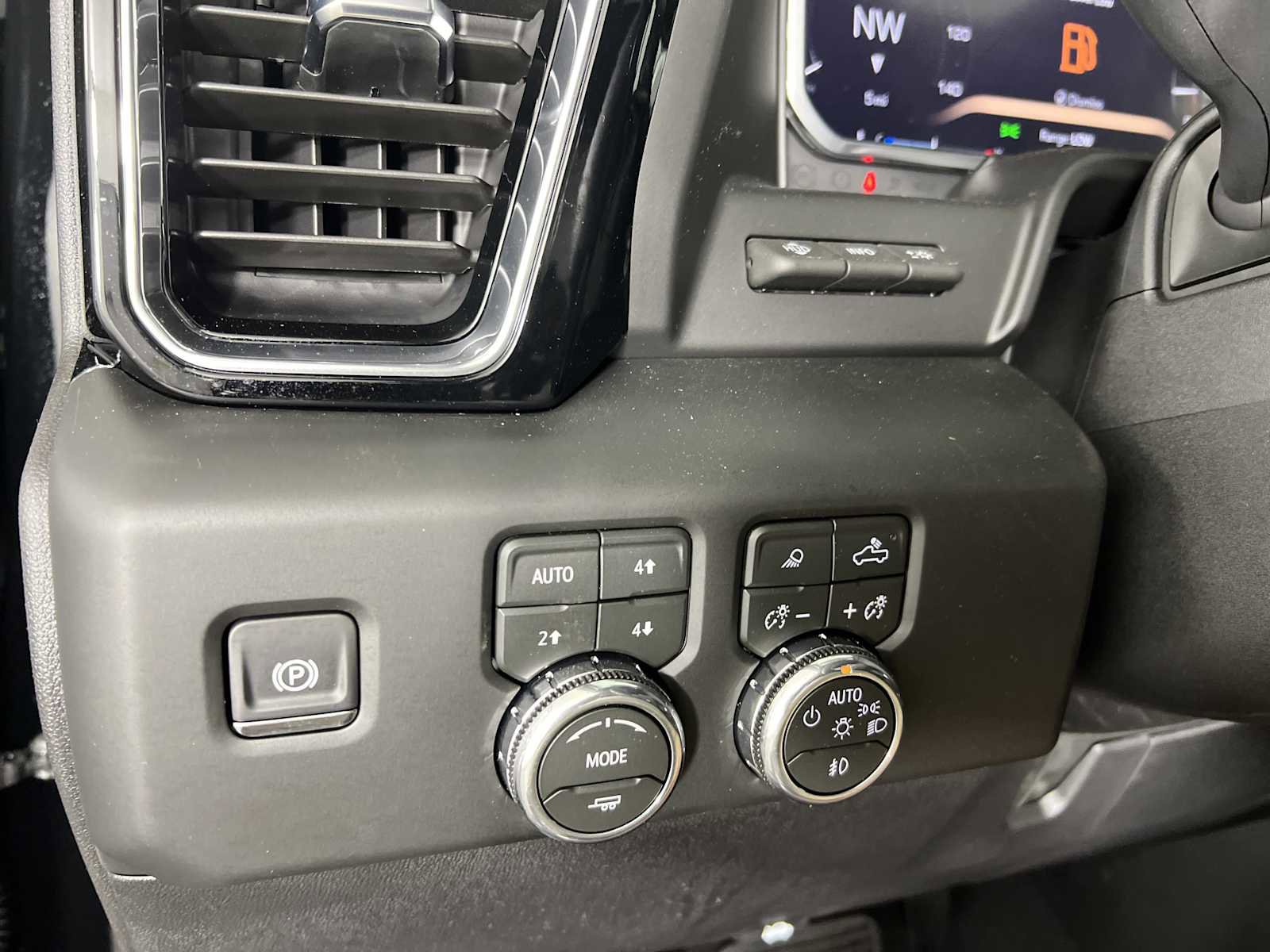 New 2026 GMC Sierra 2500 Denali Ultimate AWD/4WD image 36
