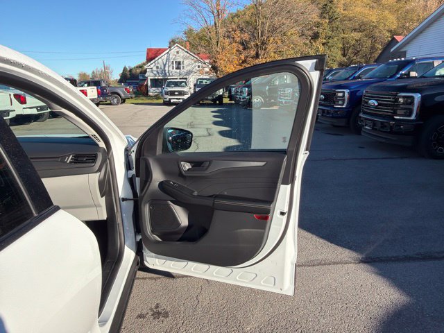Used 2023 Ford Escape Active AWD/4WD image 31